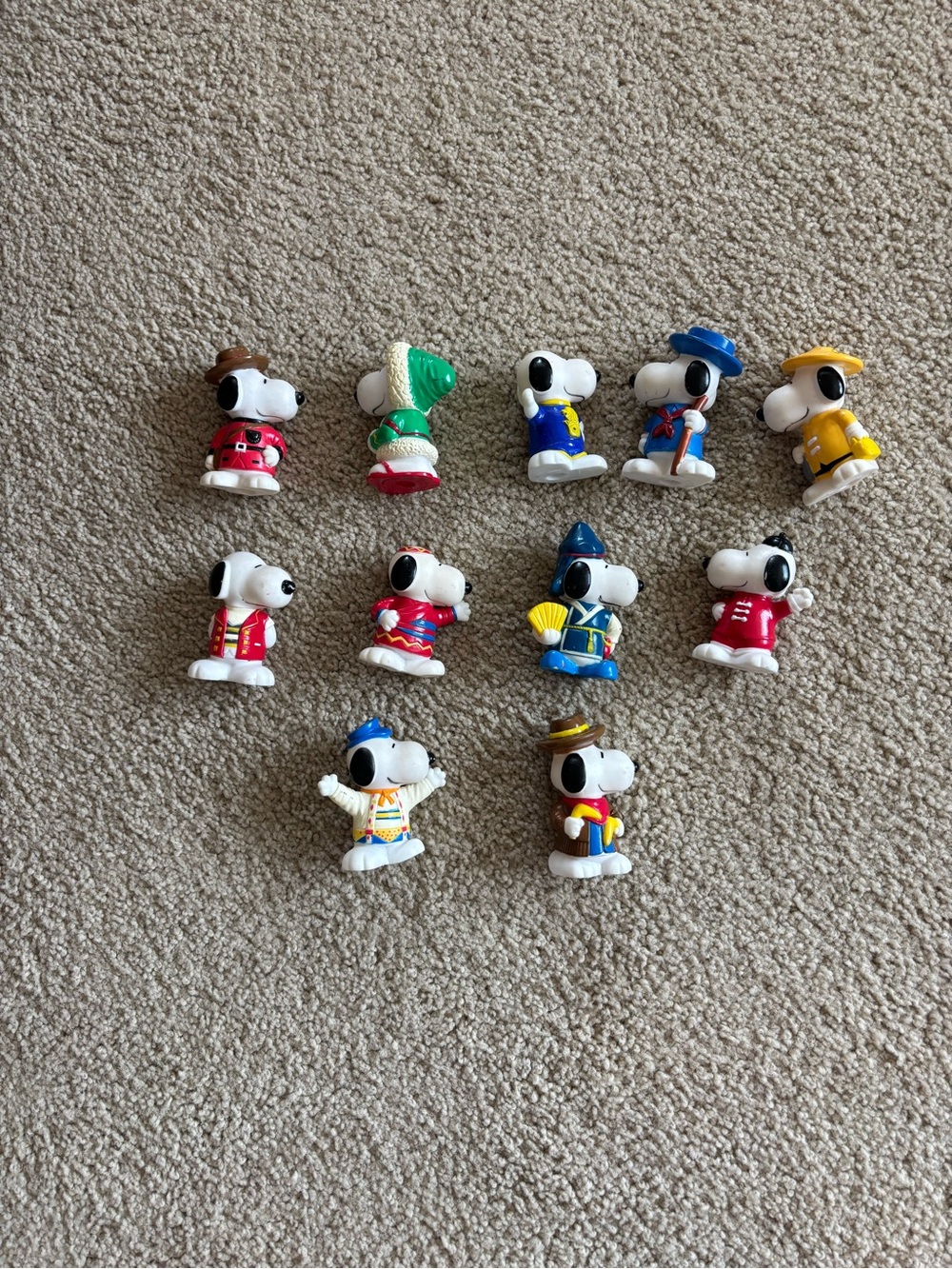 Peanuts Snoopy Around the World Figure Set - 11